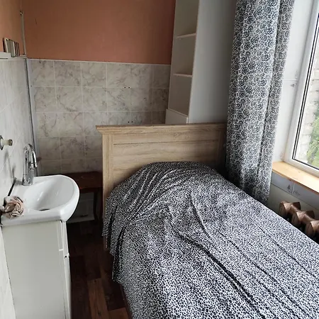 Your In A Three-room With A Shared Kitchen, Bathroom, And Toilet *