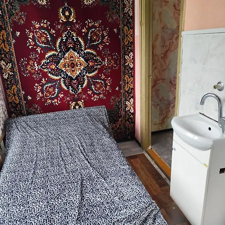 Your In A Three-room With A Shared Kitchen, Bathroom, And Toilet * Maardu