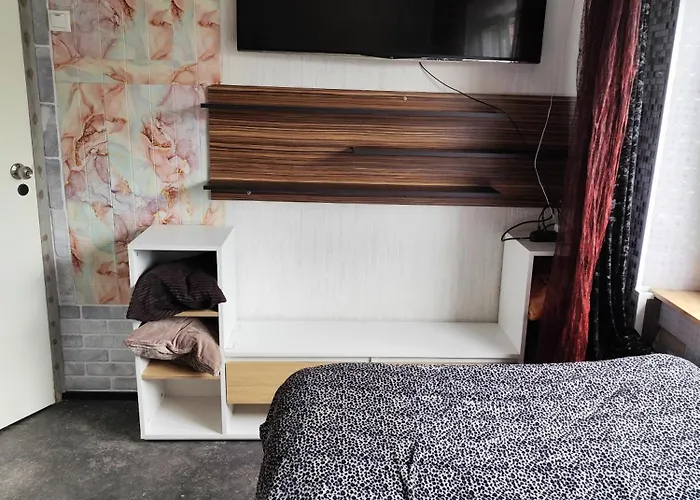 Your In A Three-room With A Shared Kitchen, Bathroom, And Toilet Daire Maardu